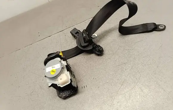 Audi A3 S3 8V Front seatbelt 3066322