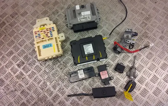 Hyundai ix35 Engine ECU kit and lock set 39199-2ABB3