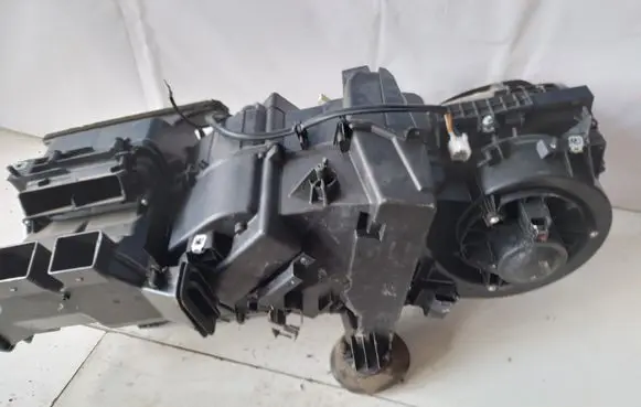 Nissan Pathfinder R51 Interior heater climate box assembly housing 272105X21A