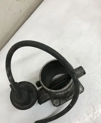 KIA Carens I Throttle valve