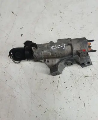 Volkswagen Polo IV 9N3 Ignition lock 4B0905851C