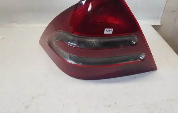 Mercedes-Benz C W203 Rear/tail lights ULO3311