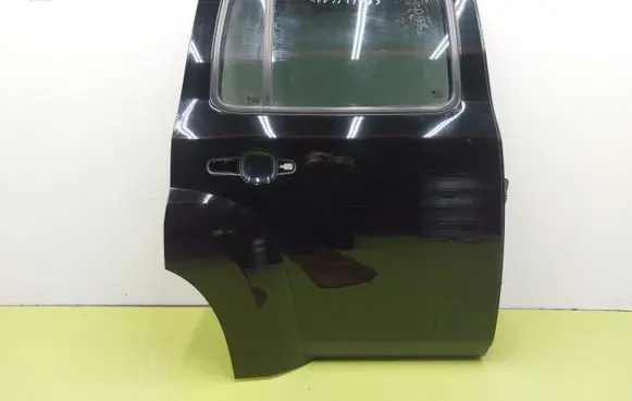 Chevrolet HHR Rear door
