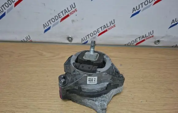 BMW 2 F22 F23 Engine mount bracket 6859411