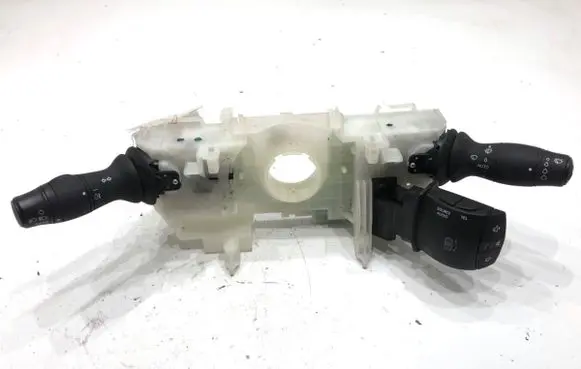 Wiper turn signal indicator stalk/switch