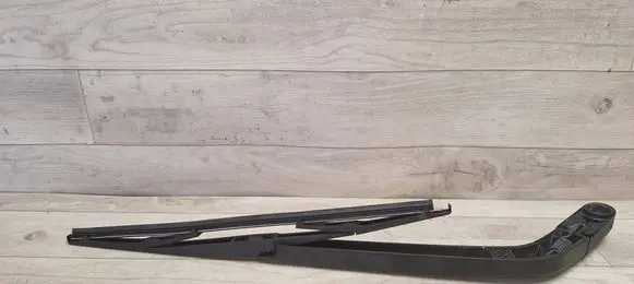 Mitsubishi Outlander Rear wiper blade arm 