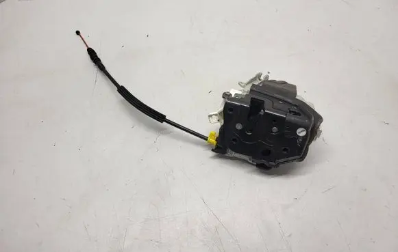 Audi A8 S8 D4 4H Rear door lock 8K0839016F