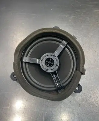 Volvo XC90 Rear door speaker 8633664 24W33 10M070SGS