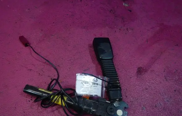 Ford Focus C-MAX Front seatbelt buckle 4M51A61208CA