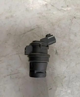 Toyota Land Cruiser (J120) Windscreen/windshield washer pump