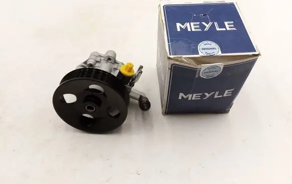KIA Sportage Power steering pump 37146310000