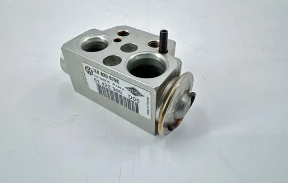 Audi Q7 4L Air conditioning (A/C) expansion valve 7L0820679C