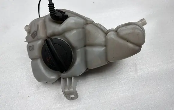 Audi A8 S8 D4 4H Coolant expansion tank/reservoir 4H0121403H 4H0121403