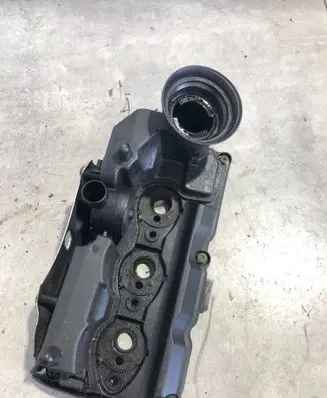 Volkswagen Polo V 6R Rocker cam cover 03P103469A