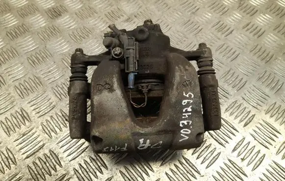 Mercedes-Benz CLA C118 X118 Front brake caliper L73033