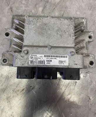 Ford Fiesta Engine control unit/module 8V2112A650ADB