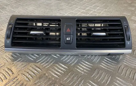 BMW X5 E70 Dash center air vent grill 7161801 7161802 6958654