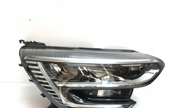 Renault Megane IV Headlight/headlamp 260104400R