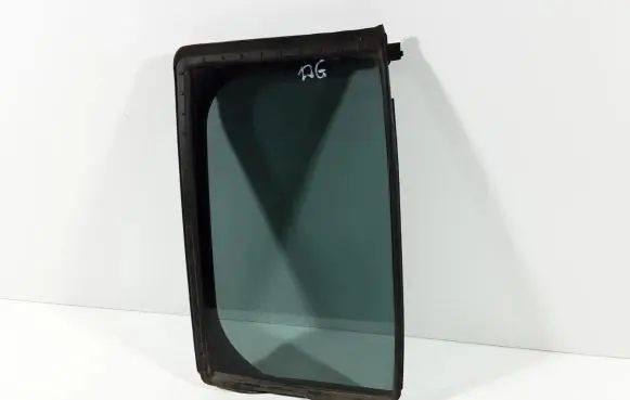 Rear vent window glass