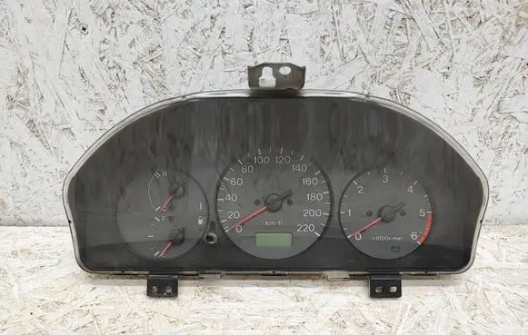 Mazda 323 F Speedometer (instrument cluster)