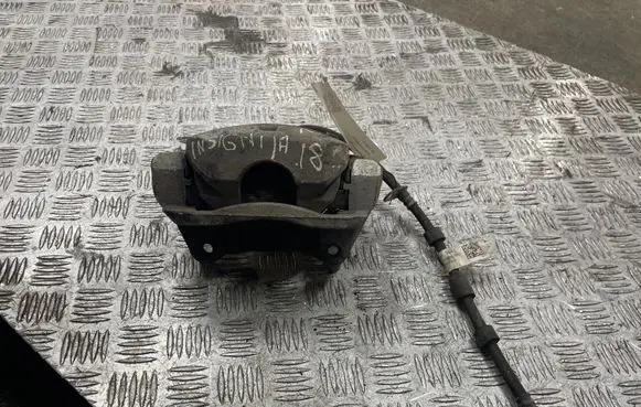 Opel Insignia B Front brake caliper