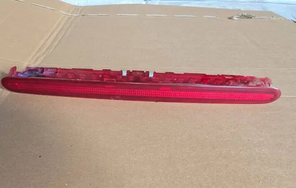 Volkswagen Touran I Third/center stoplight 28217001
