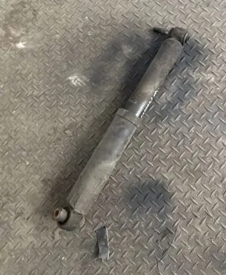 Nissan Qashqai Rear shock absorber/damper 562104EA3B