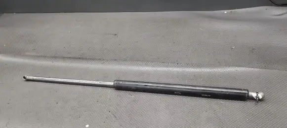 Lancia Delta I Tailgate strut 