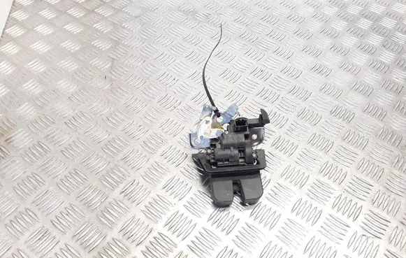 Loading door lock
