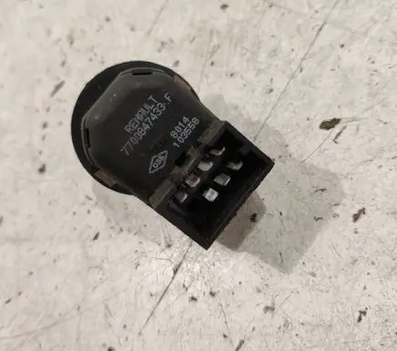 Renault Scenic I Wing mirror control module 7700847433F