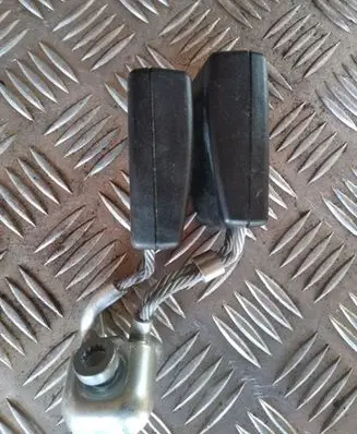 Volkswagen Golf V Middle seatbelt buckle (rear) 