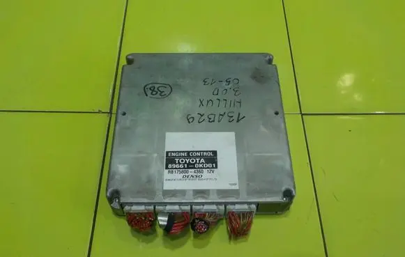 Toyota Hilux (AN10, AN20, AN30) Engine control unit/module 896610K001