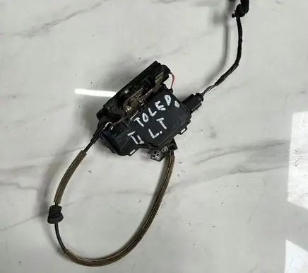 Seat Toledo III (5P) Rear door lock