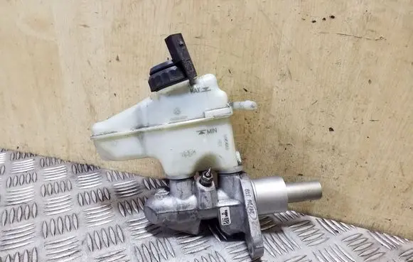 Skoda Yeti (5L) Master brake cylinder 03355890101 1K2611301C