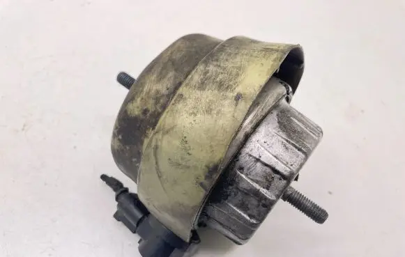 Audi A6 S6 C6 4F Engine mount bracket 4F0199379L