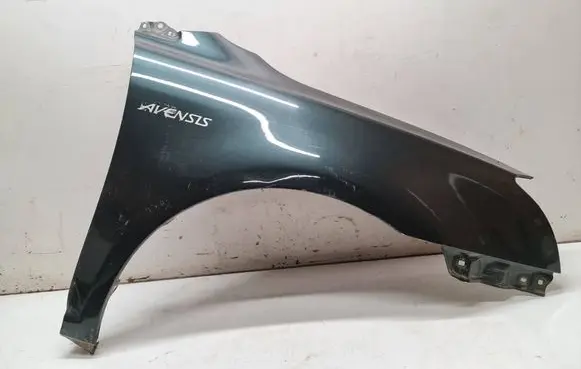 Toyota Avensis T250 Fender