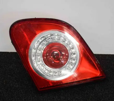 Tailgate rear/tail lights