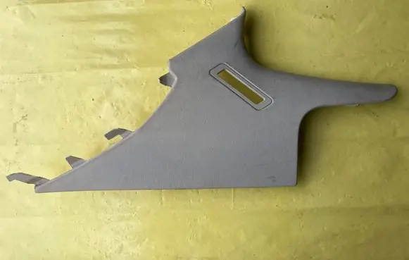 Mercedes-Benz C W204 (D)pillar trim (top) A2046900625