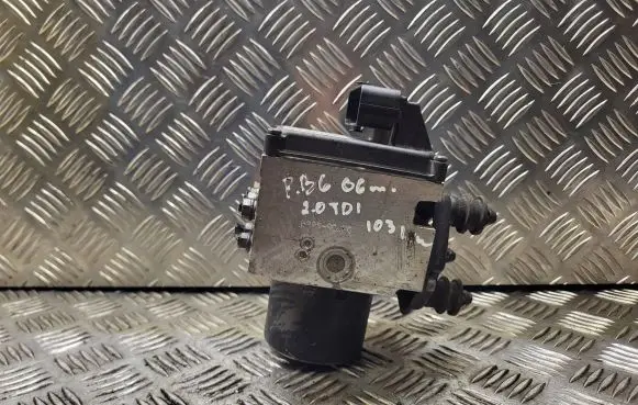 Volkswagen PASSAT B6 ABS Pump 16332401