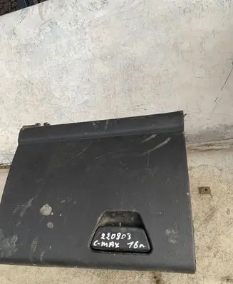 Ford C-MAX II Glove box