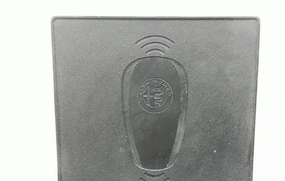 Alfa Romeo Giulia Wireless charging module T0522476