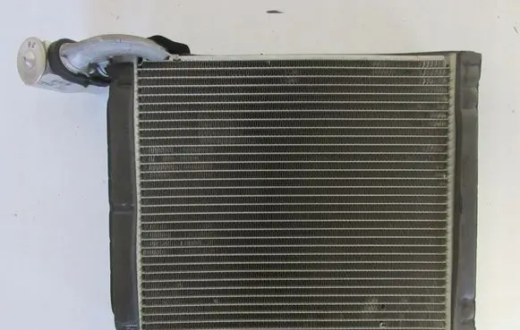 Toyota RAV 4 (XA40) A/C cooling radiator (condenser)