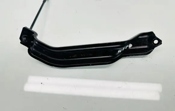 Opel Insignia B Battery bracket 84213683