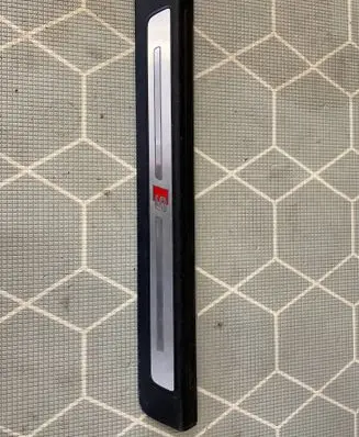 Front sill trim cover