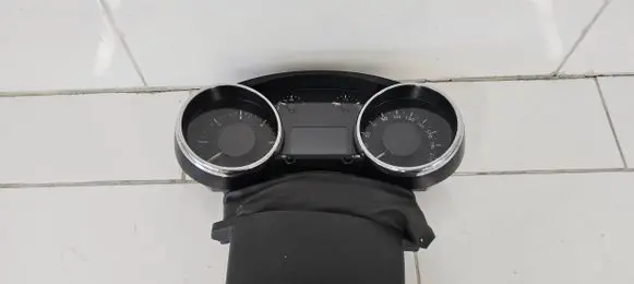 Peugeot 3008 I Speedometer (instrument cluster) 9666276380 00088008 69189270U