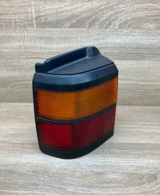 Volkswagen PASSAT B3 Rear/tail lights 333945111 333945257