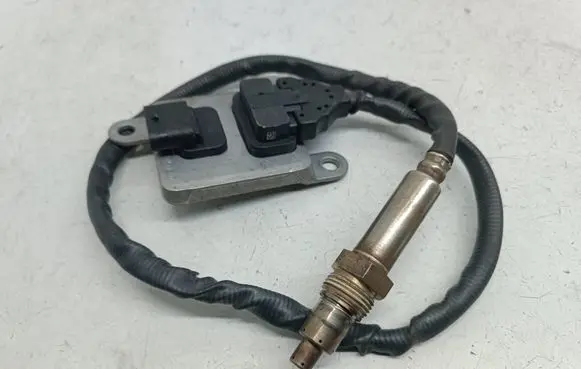 Mercedes-Benz C W205 Lambda probe sensor A0009053606 0009053606 5WK96682F