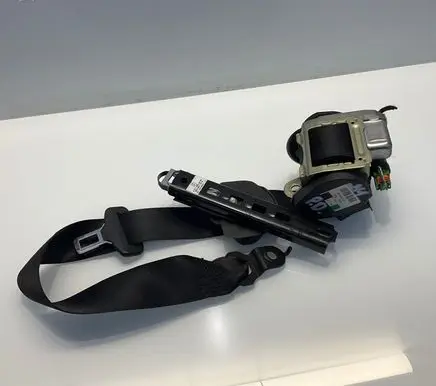 Mercedes-Benz E W211 Front seatbelt 2118600286 A2118600286