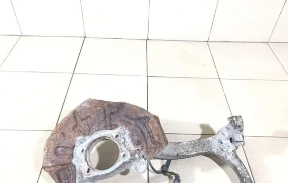 Audi A4 S4 B7 8E 8H Front wheel hub spindle knuckle