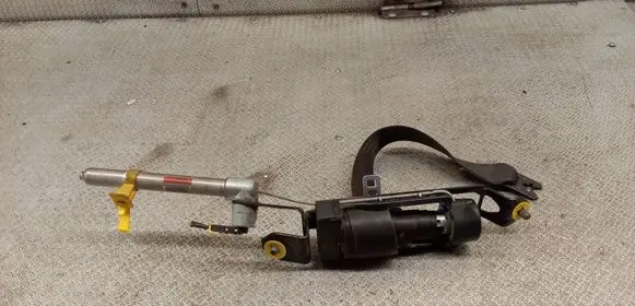 Volvo V70 Front seatbelt 